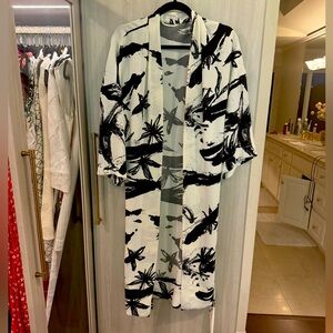 Aritzia Babaton kimono belted